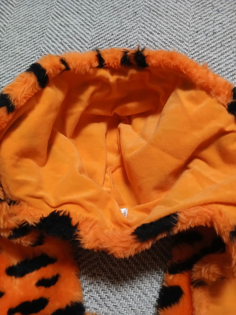 ディズニー　マフラーファンキャップ ティガー