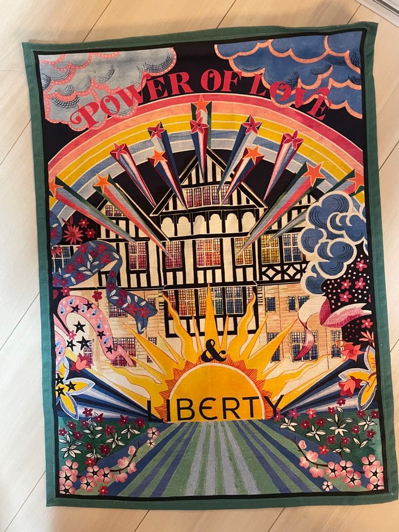 LIBERTY アートタペストリー 約70cm x 100cm