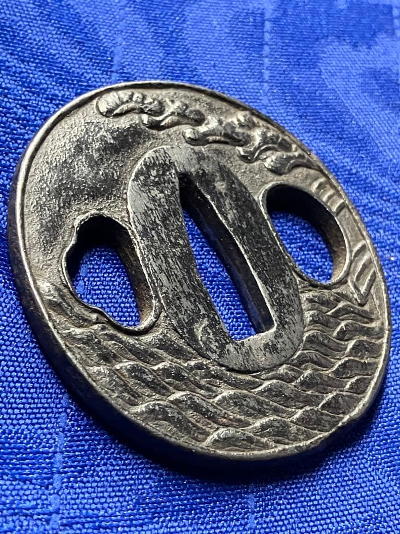 鍔　日本刀　武士　海　松　光来作　鉄鍔