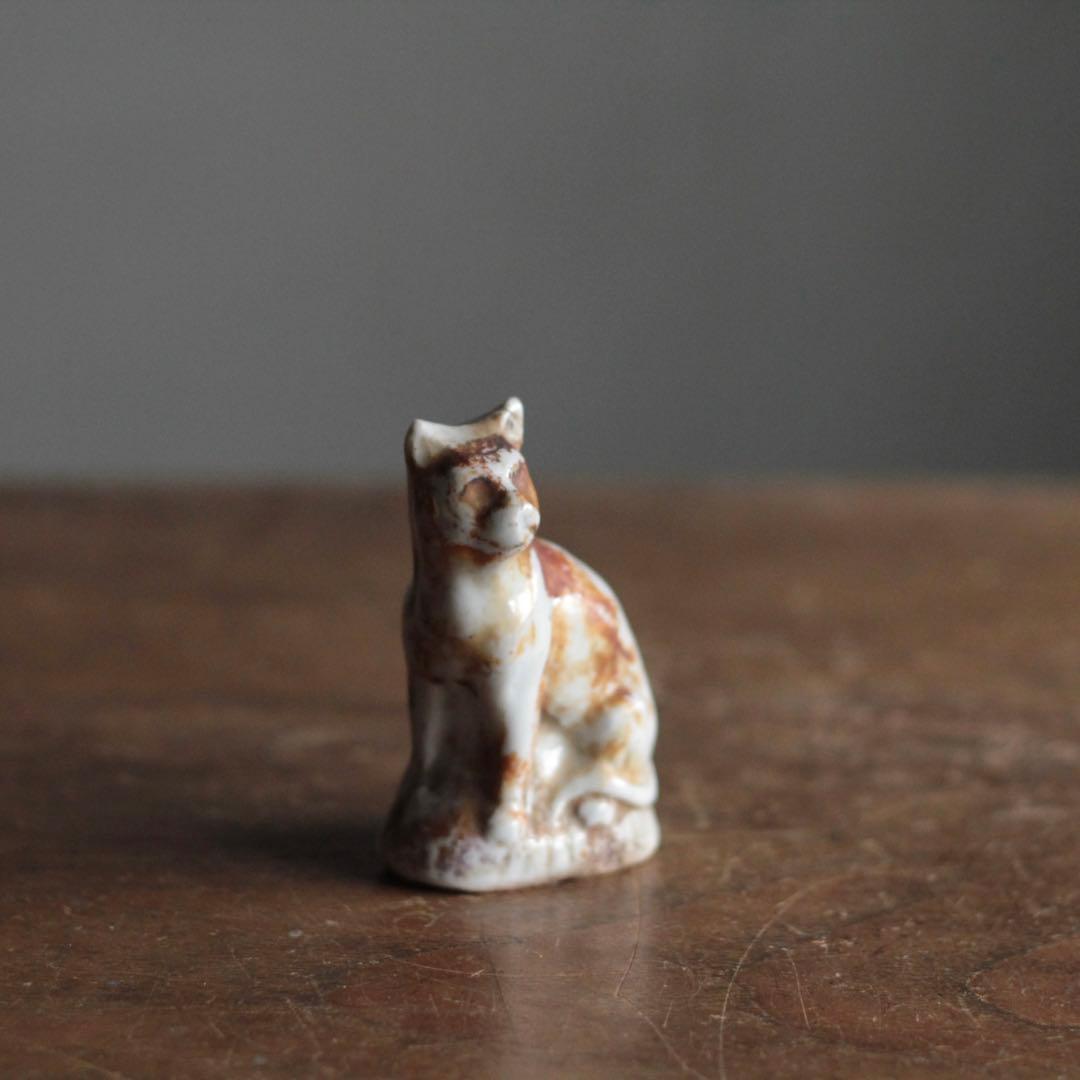 白磁 猫 明治 瀬戸輸出磁器 里帰り品 古道具 アンティーク オブジェ