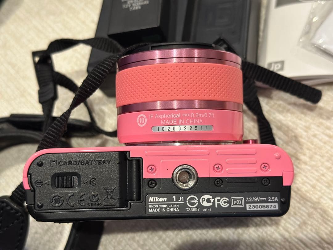 Nikon 1 J1 ピンク 標準ズームレンズキット カメラケース・ストラップ付