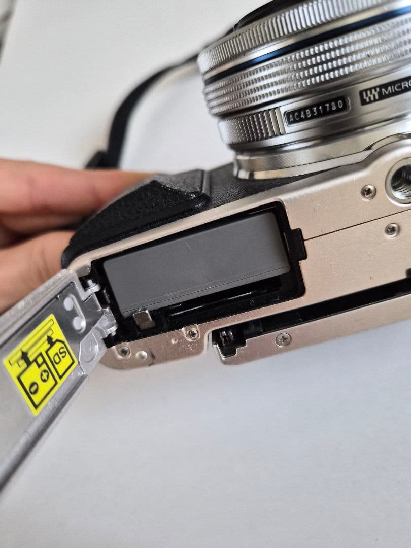 デジタルカメラ OLYMPUS PEN E-PL7