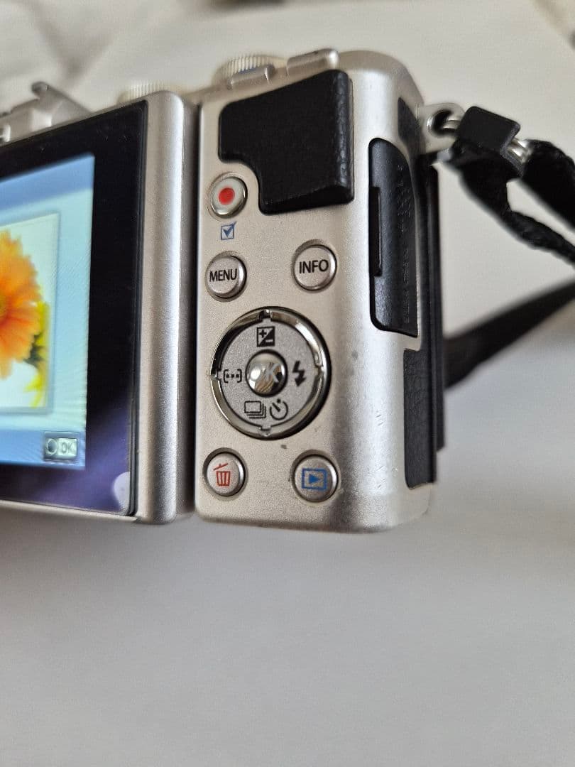 デジタルカメラ OLYMPUS PEN E-PL7