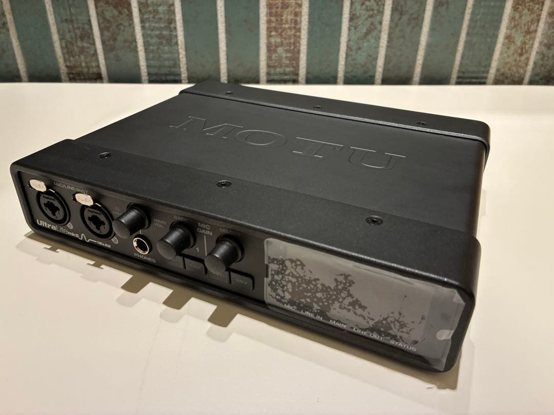 MOTU UltraLite mk5 オーディオインターフェイス