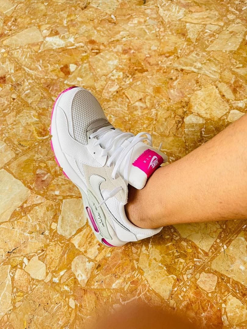 [ナイキ] スニーカー ウィメンズ エア マックス エクシー レディースb