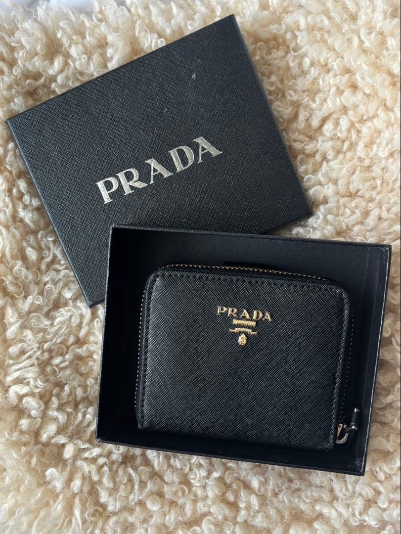 PRADA サフィアーノレザー 二つ折り財布 黒