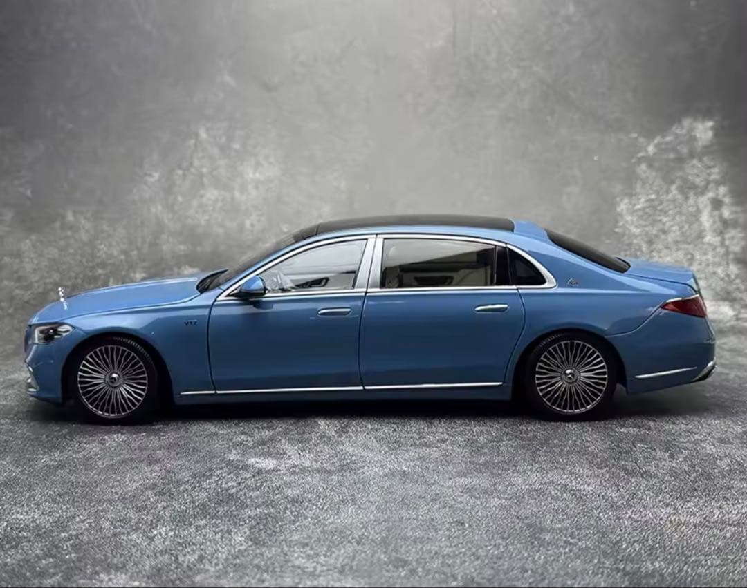 Mercedes-Maybach S-class 1/18スケールモデルミニカー