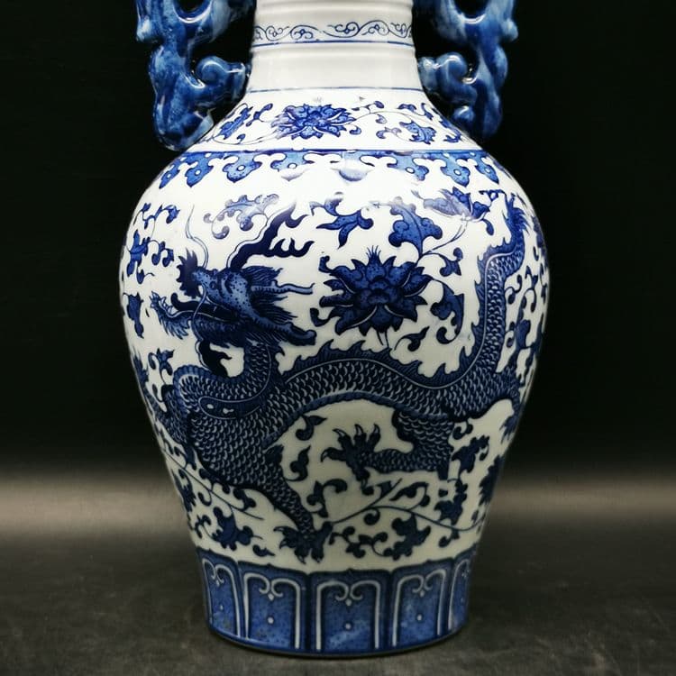 サバ龍花瓶です 景徳鎮 陶磁器 装飾品 現代工芸品美術品 置物