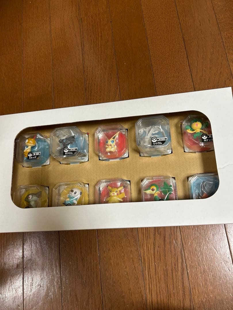 セブンイレブン限定オリジナルモンコレセット オリジナルショーケース