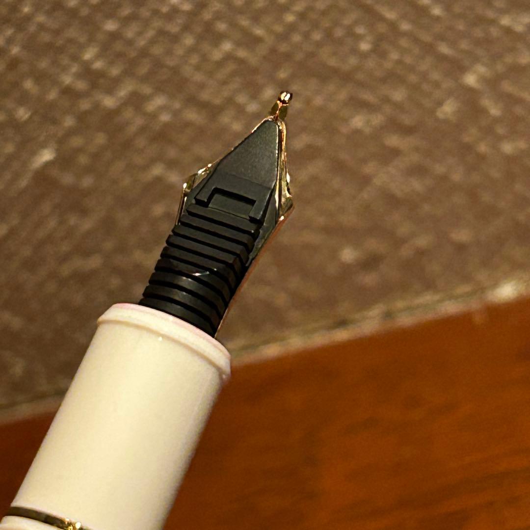 【コンバーター付き】＃3776センチュリー 万年筆 Ｂ太字 シュノンソーホワイト