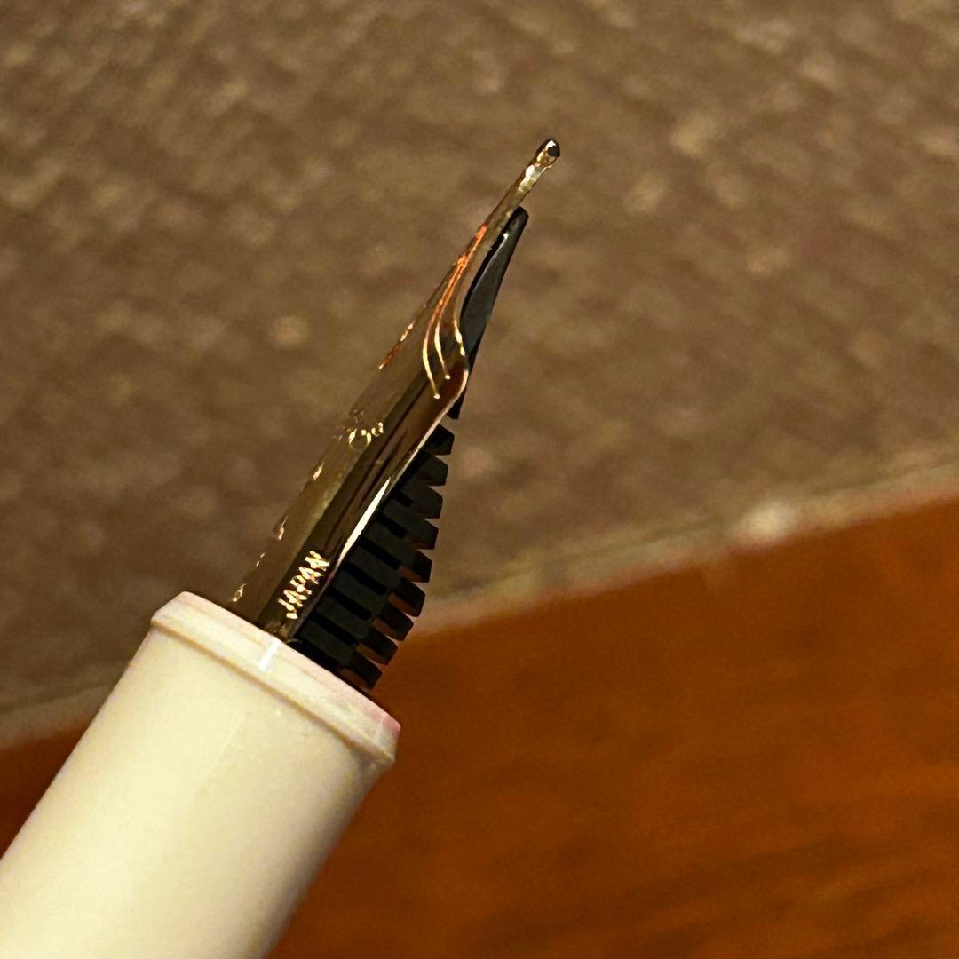 【コンバーター付き】＃3776センチュリー 万年筆 Ｂ太字 シュノンソーホワイト