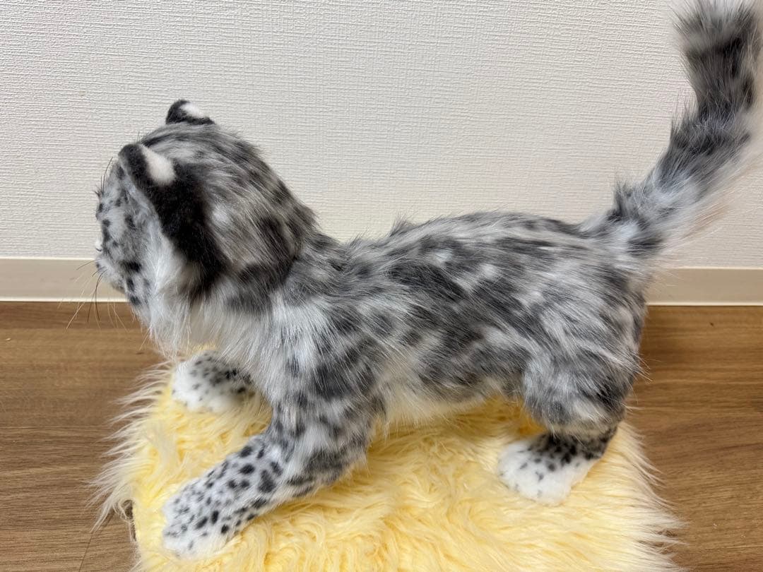 海外作家様作　アートドール　ユキヒョウの子供