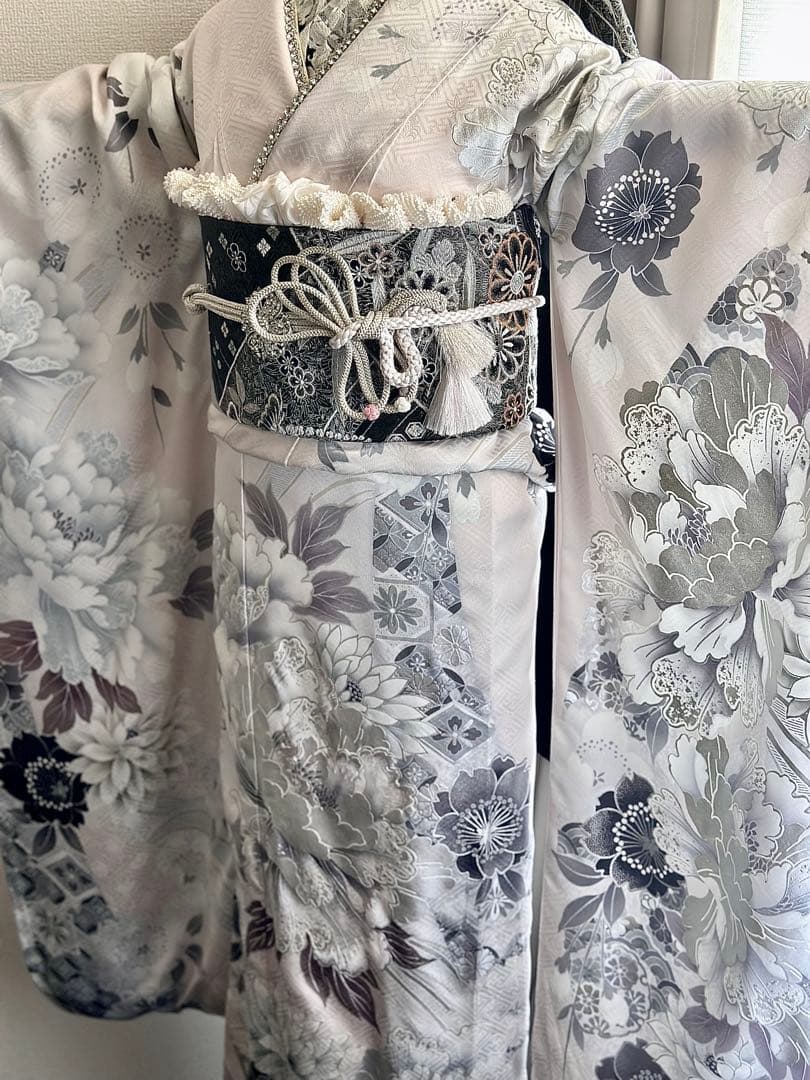 高級振袖 淡いピンクとグレーの花柄　フルセット