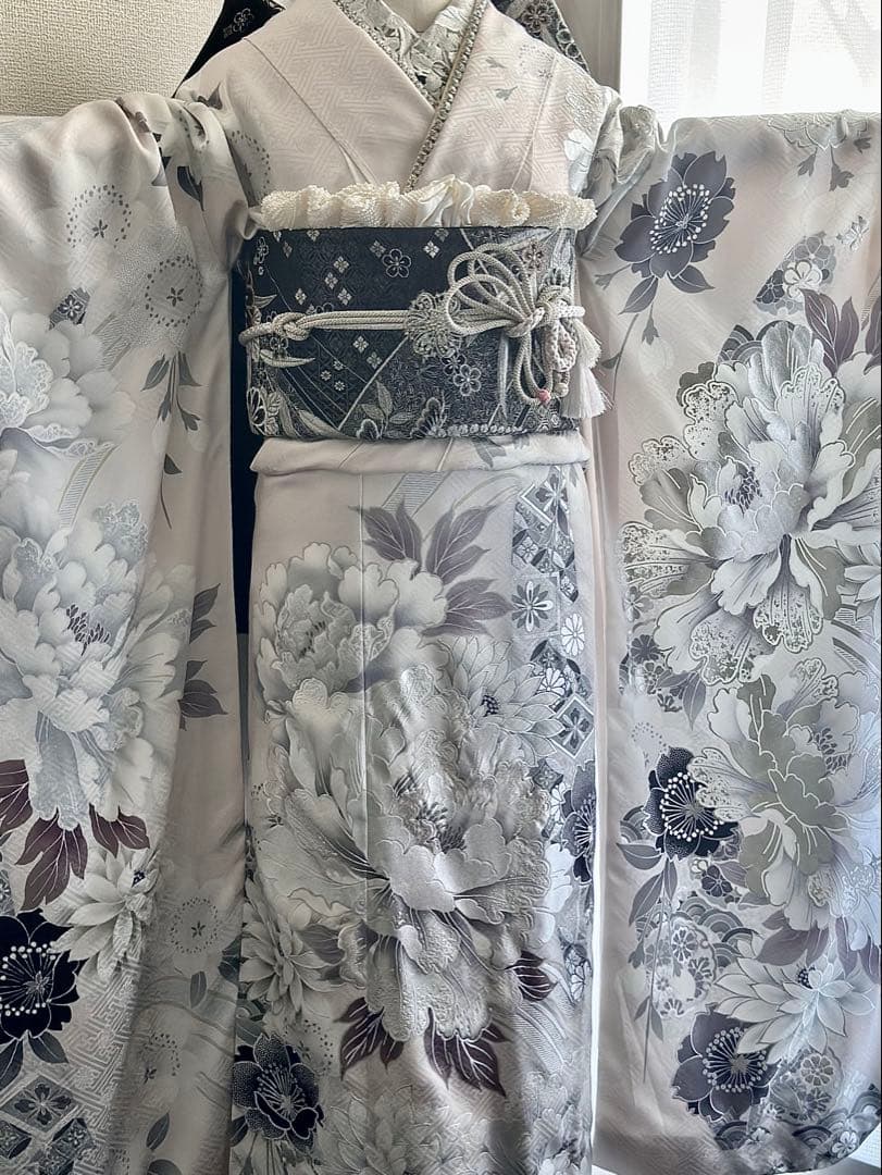高級振袖 淡いピンクとグレーの花柄　フルセット