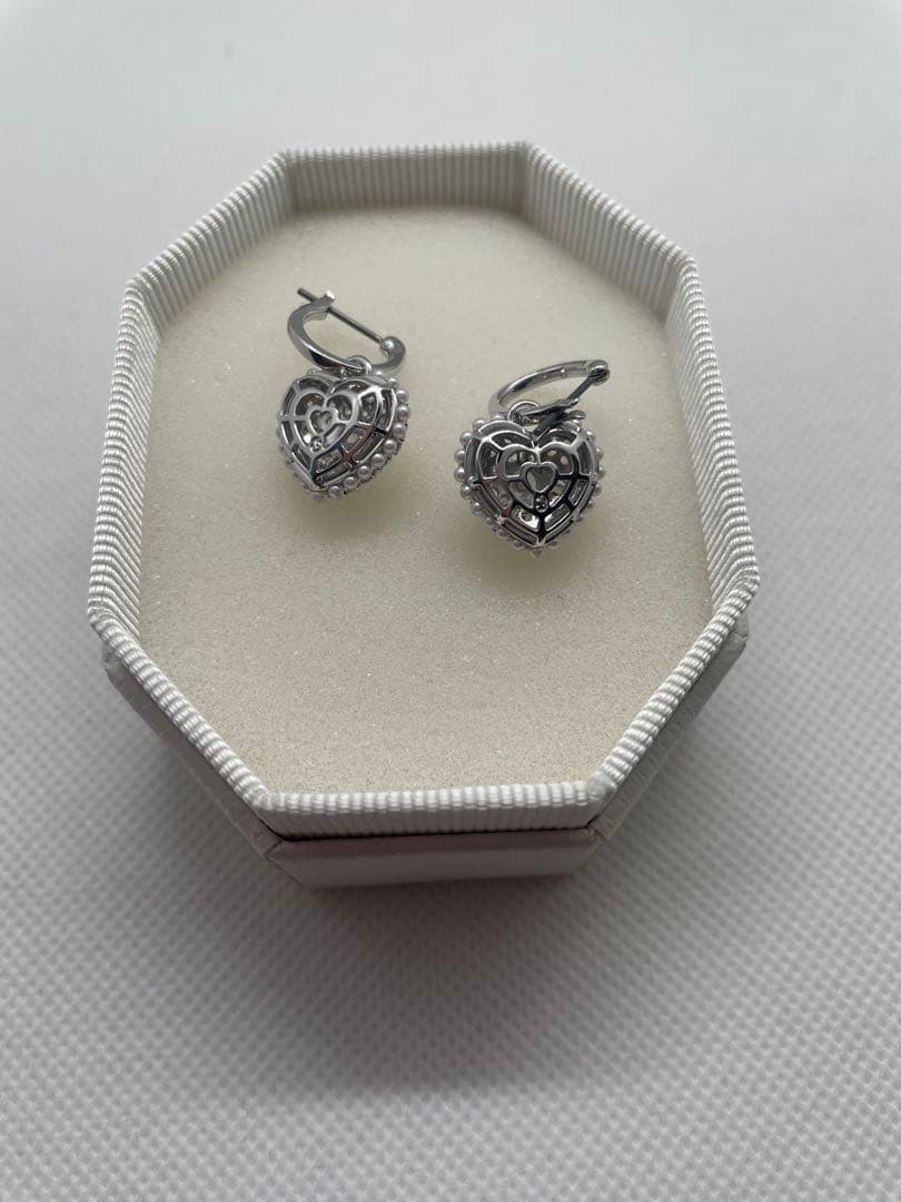 現行品　Idyllia 美品　スワロフスキー　ハート　ピアス