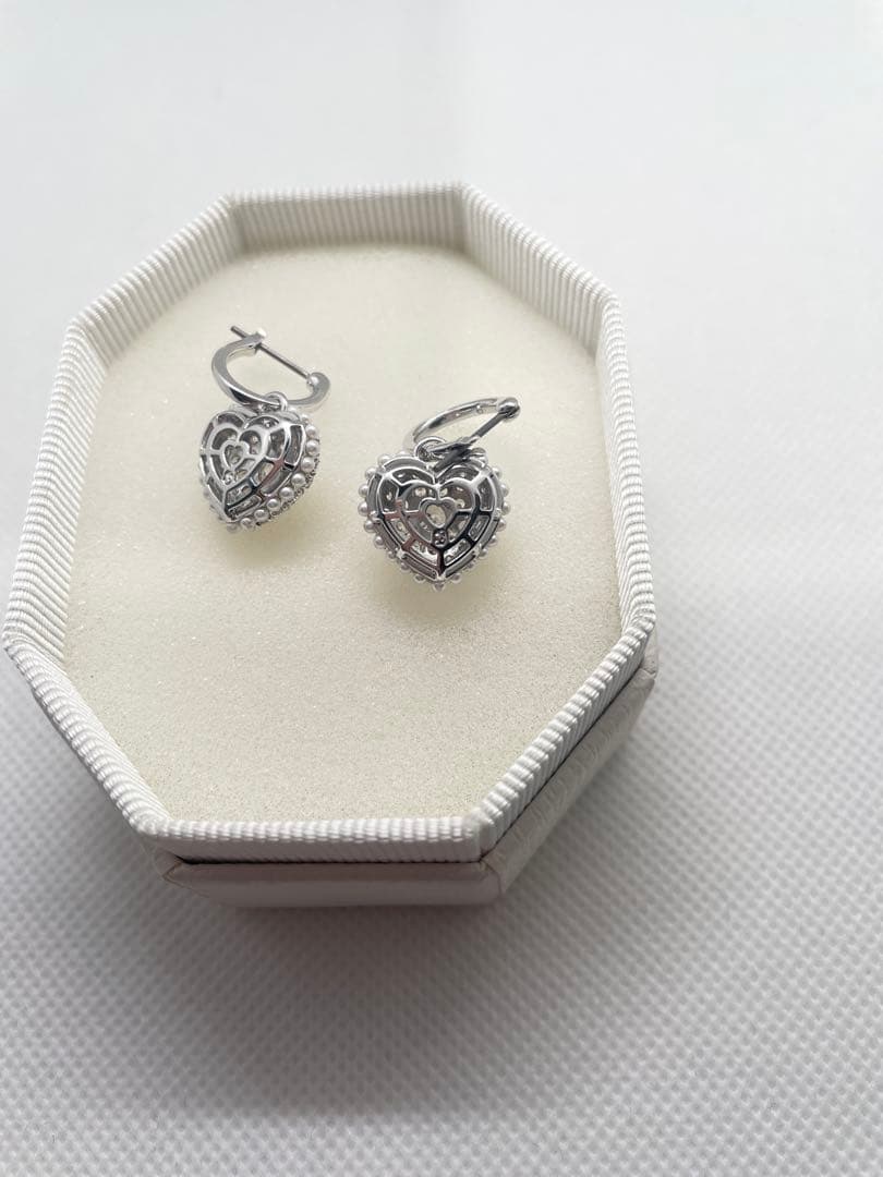 現行品　Idyllia 美品　スワロフスキー　ハート　ピアス