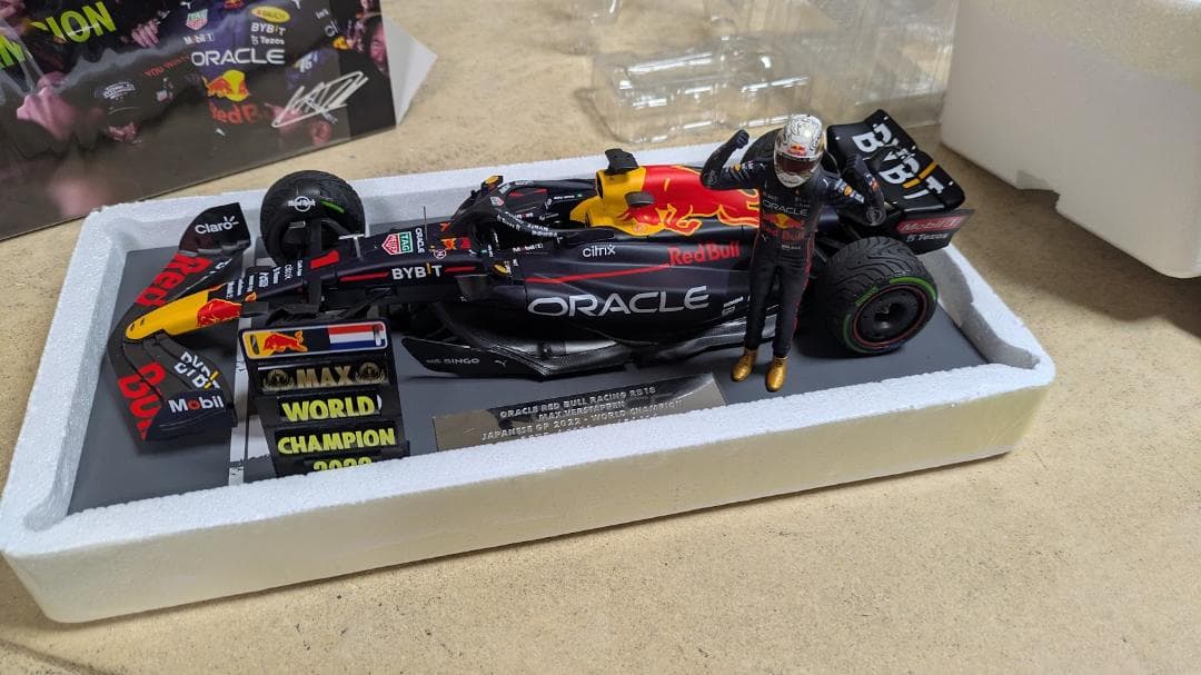 y*a様 フェルスタッペン別注 RB18 日本GP 1/18