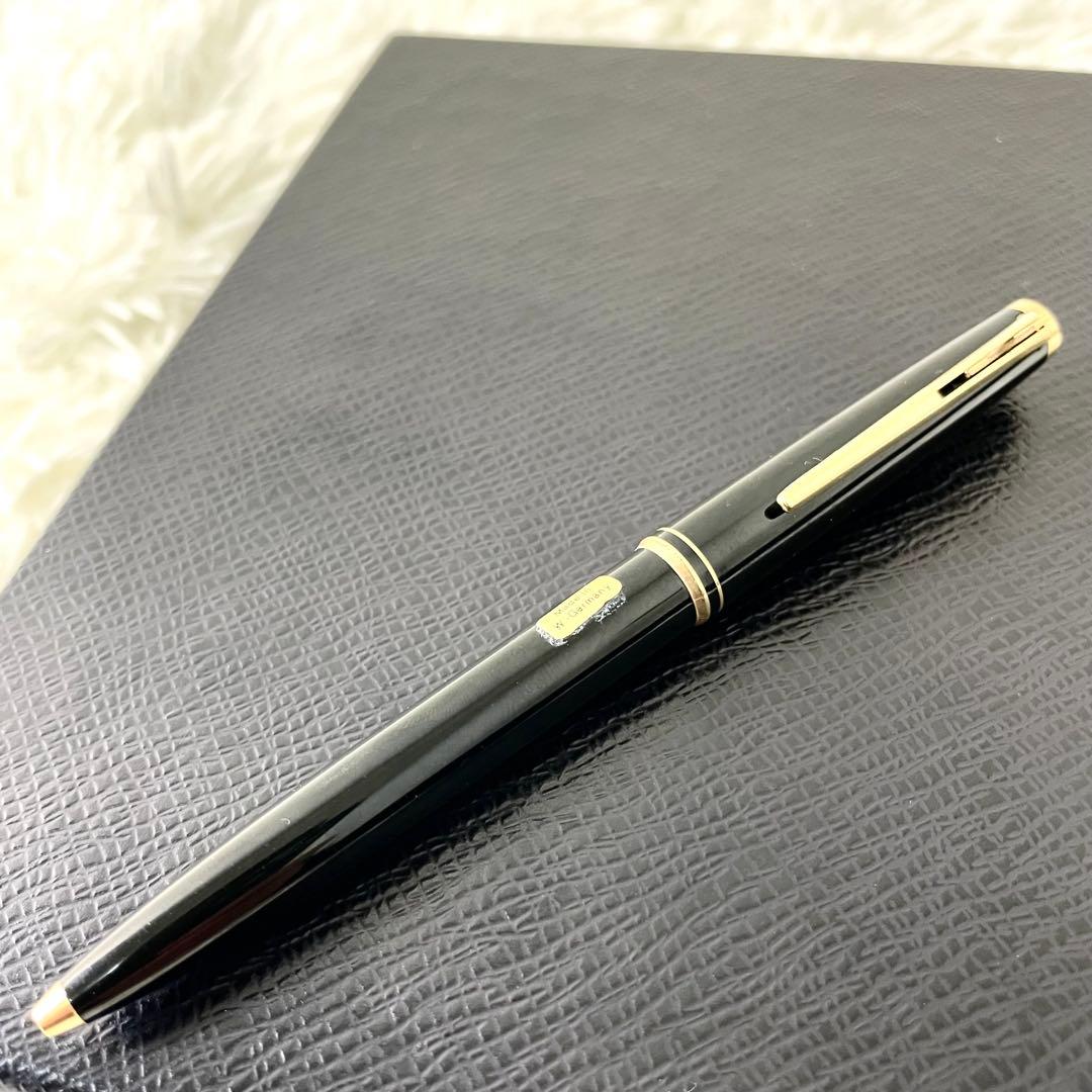 モンブラン　Mont Blanc ボールペン　ブラック　黒