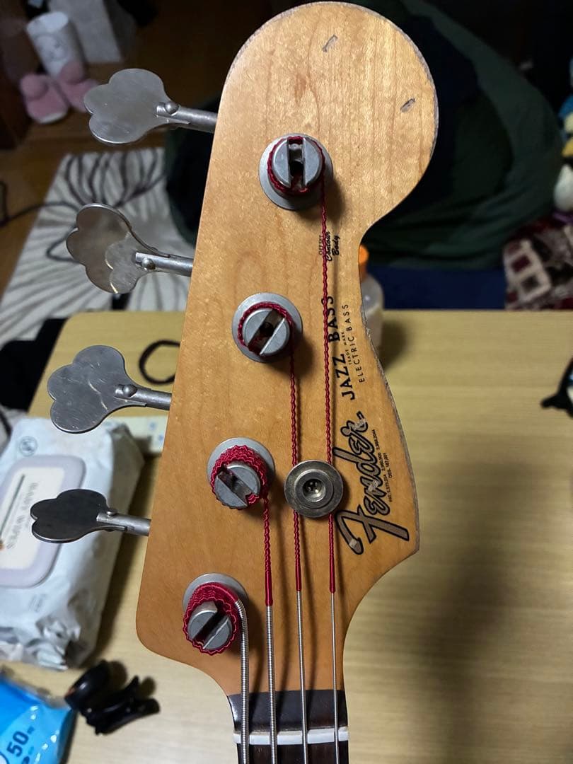 ベース Fender Flea Jazz Bass