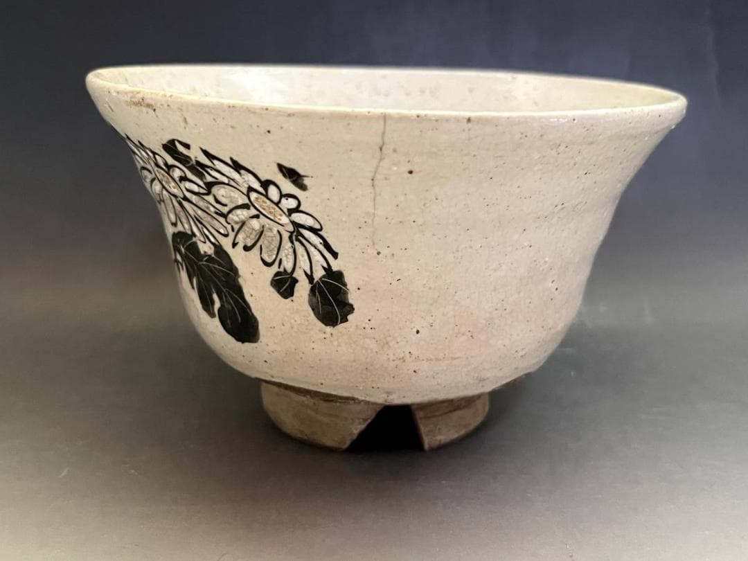 茶碗■犬山焼 白釉粉引き 秋桜絵（江戸期）お茶道具 仕覆、桐箱付 時代物 骨董■