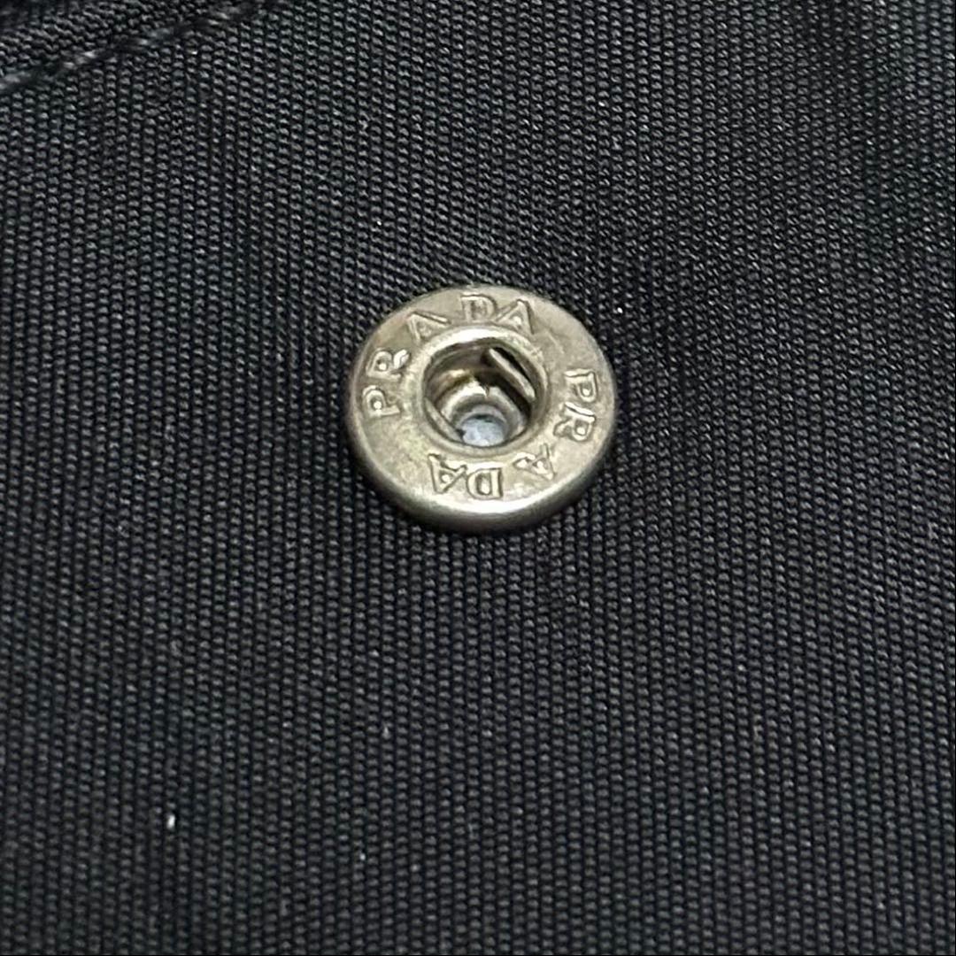 PRADA プラダ　折り財布　ナイロン　ラウンドファスナー　三角ロゴ　ブラック