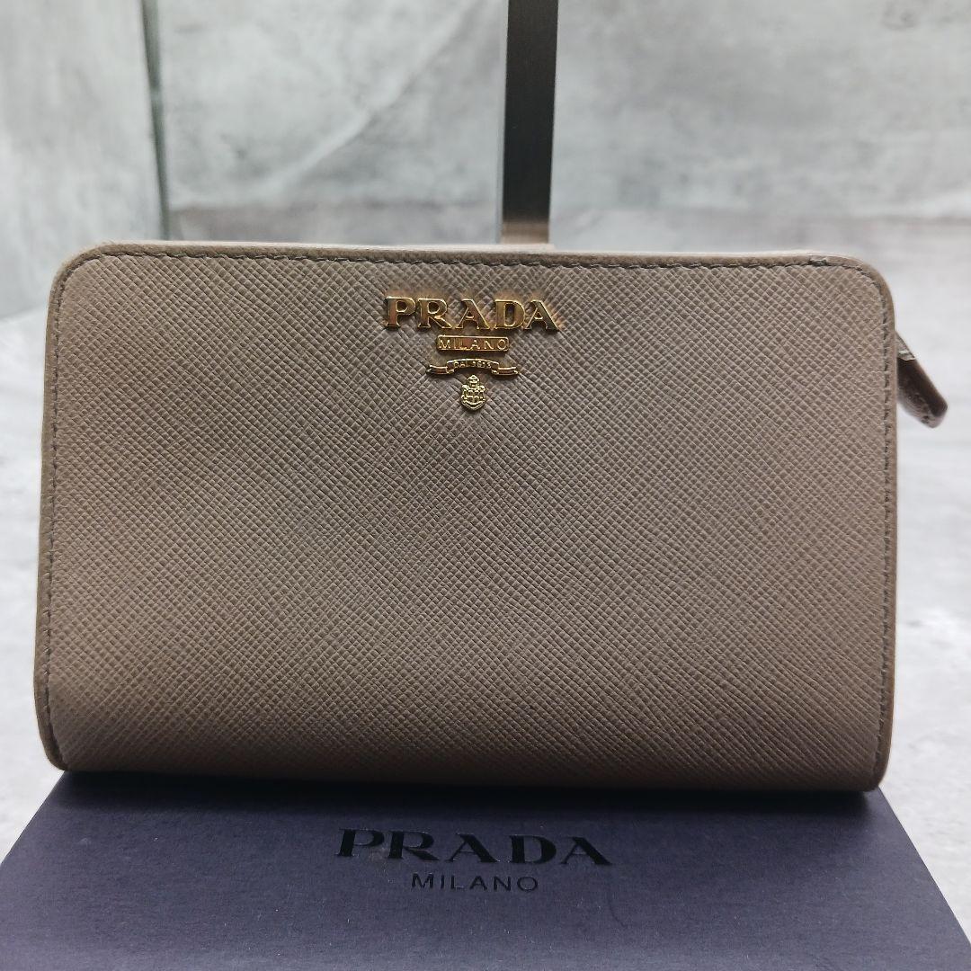 ✨美品✨ プラダ 二つ折り財布 ベージュ サフィアーノ