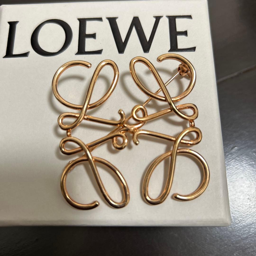 LOEWE アナグラム ブローチ　箱付き