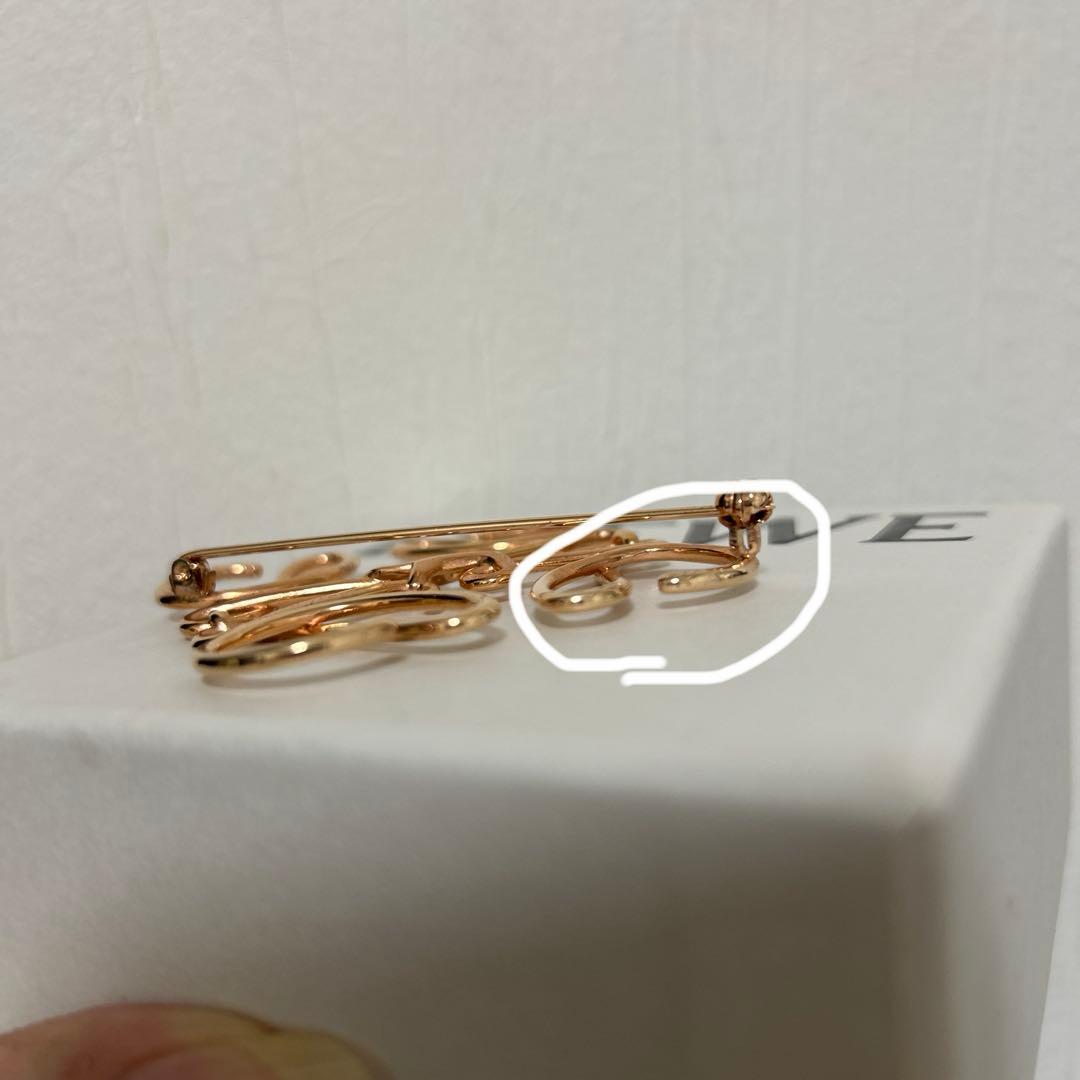 LOEWE アナグラム ブローチ　箱付き