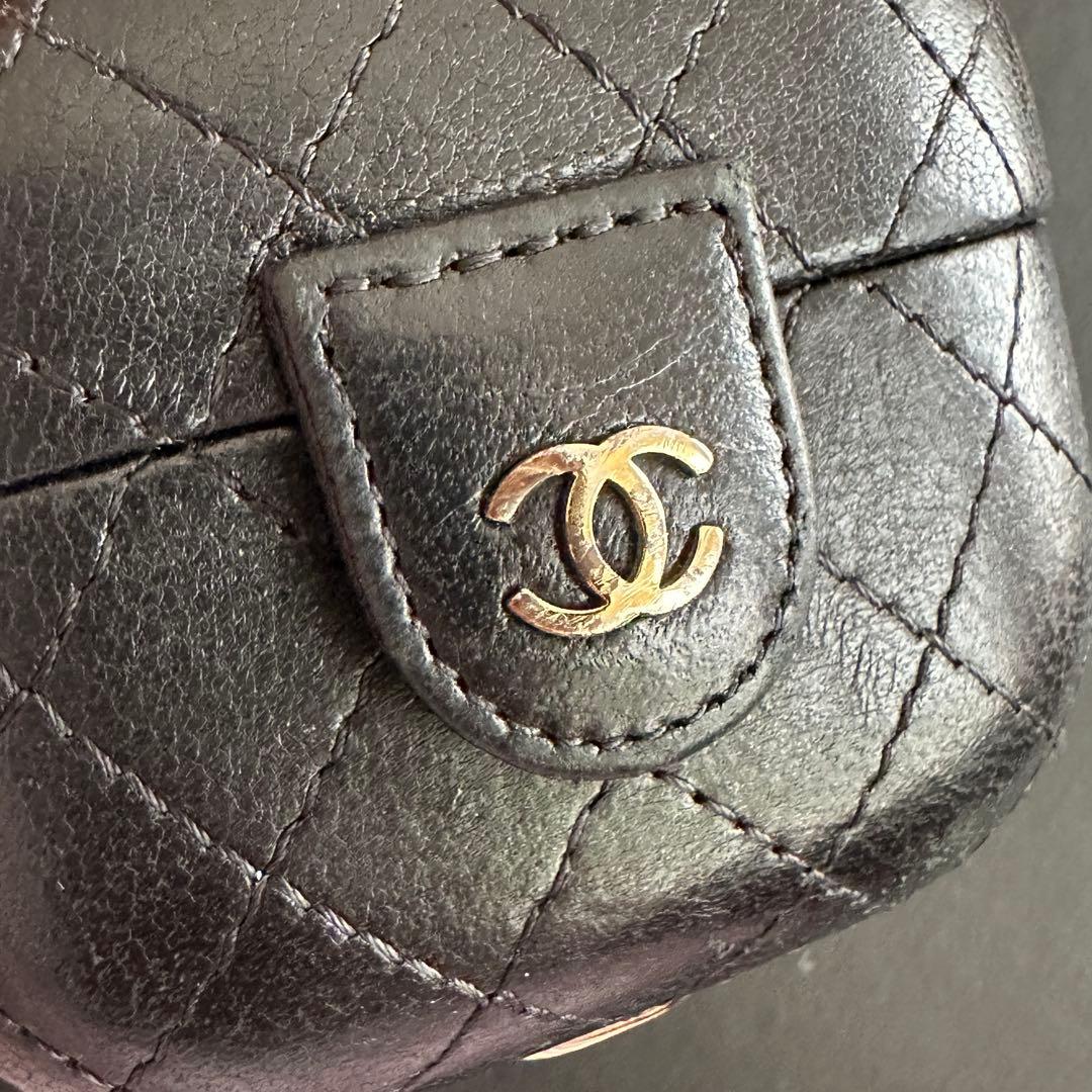 シャネル　AirPods ケース　ココマーク　マトラッセ　ギャランティカード　黒