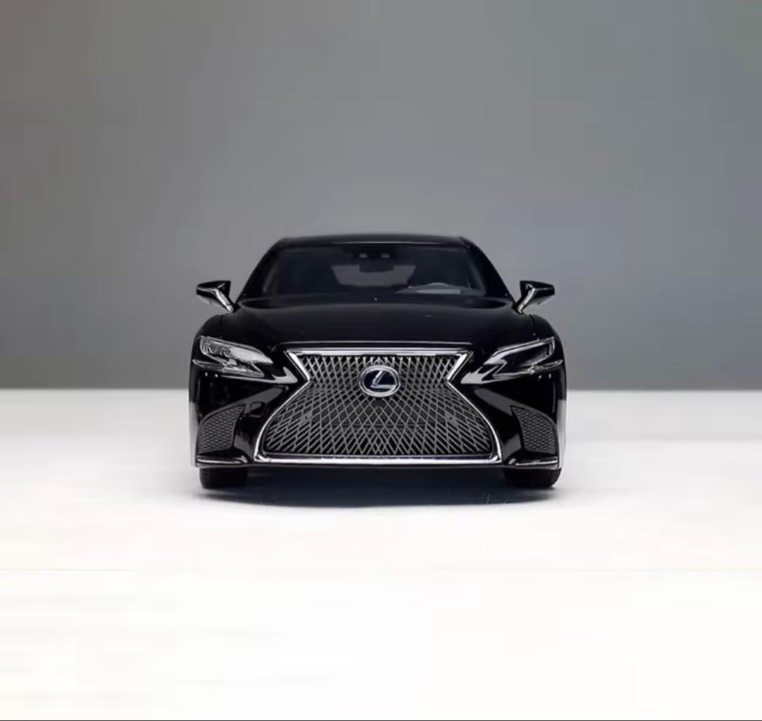 Lexus LS500H Sedan 1/18 AUTOart ミニカー