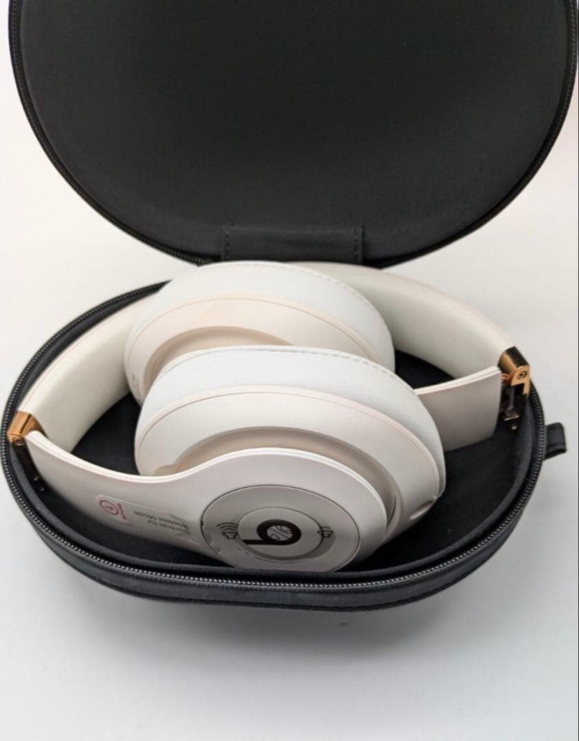 Beats Studio3 Wireless ホワイト/ゴールド