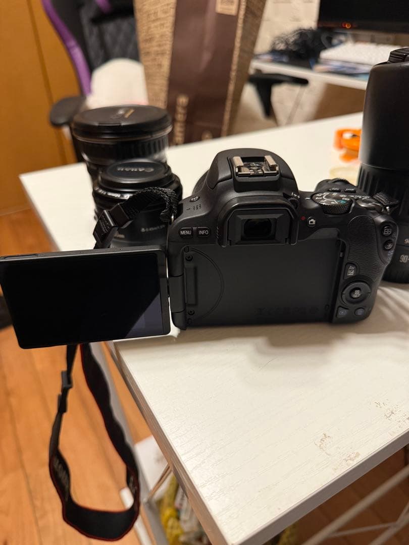 Canon EOS Kiss X9 デジタル一眼レフ 4本レンズ付き