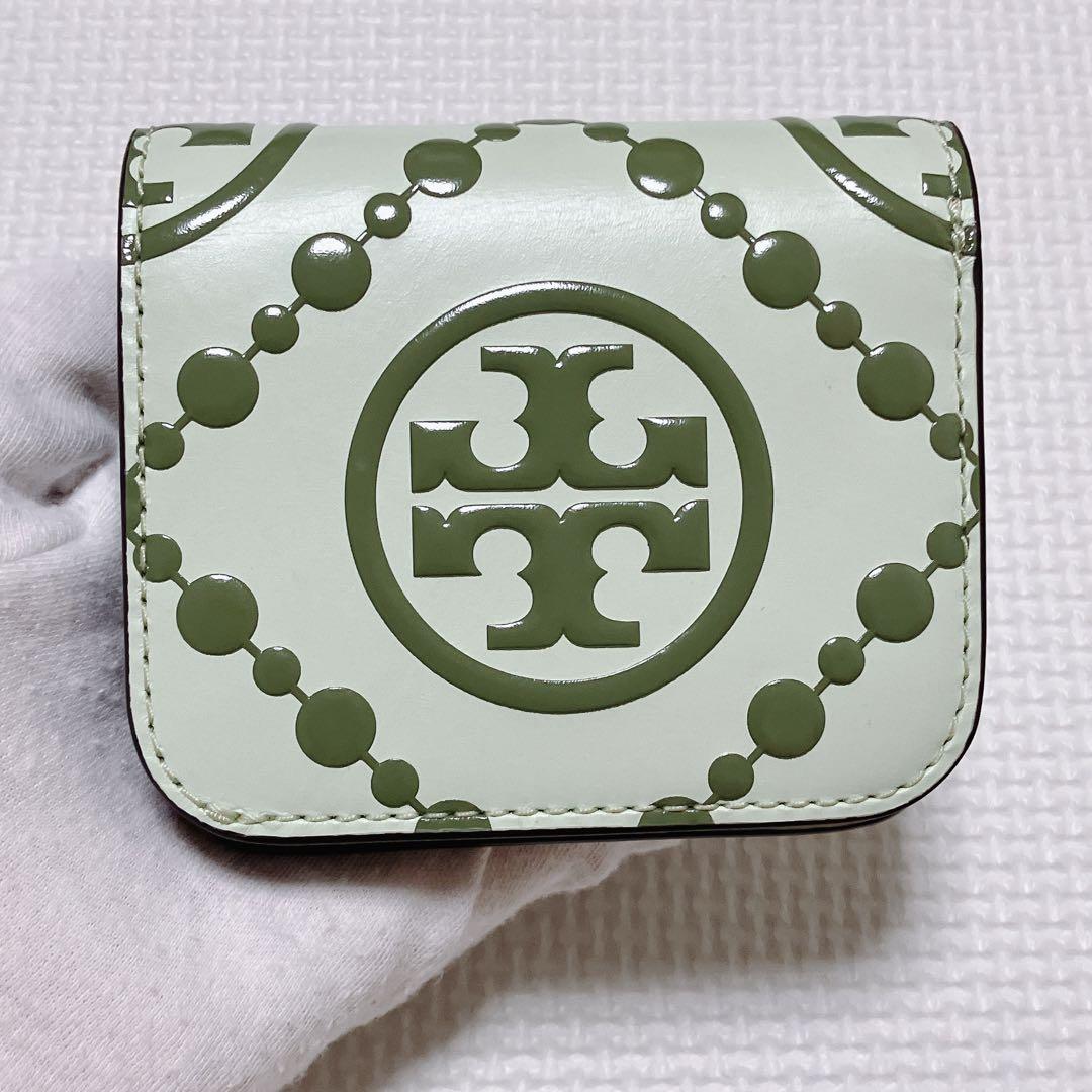 ・未使用　TORY BURCH トリーバーチ　レザー二つ折り財布　ライトグリーン