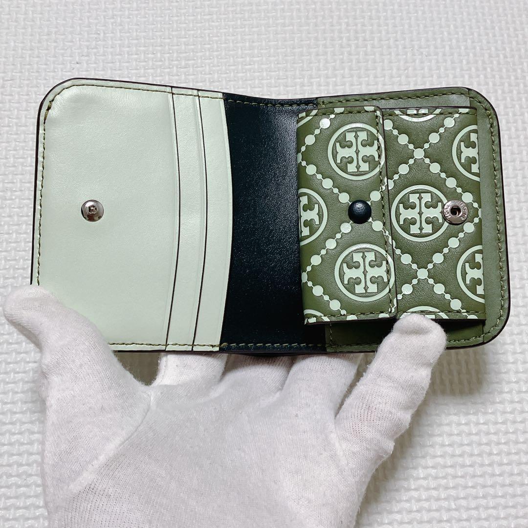 ・未使用　TORY BURCH トリーバーチ　レザー二つ折り財布　ライトグリーン