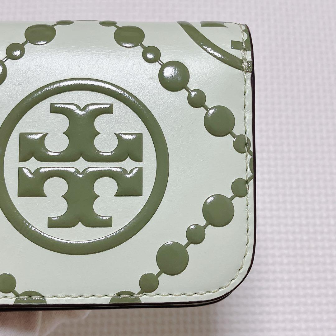 ・未使用　TORY BURCH トリーバーチ　レザー二つ折り財布　ライトグリーン