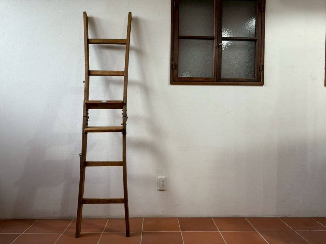 1092 ビンテージ　古い木のステップラダー　脚立　梯子　飾り棚　古家具　レトロ