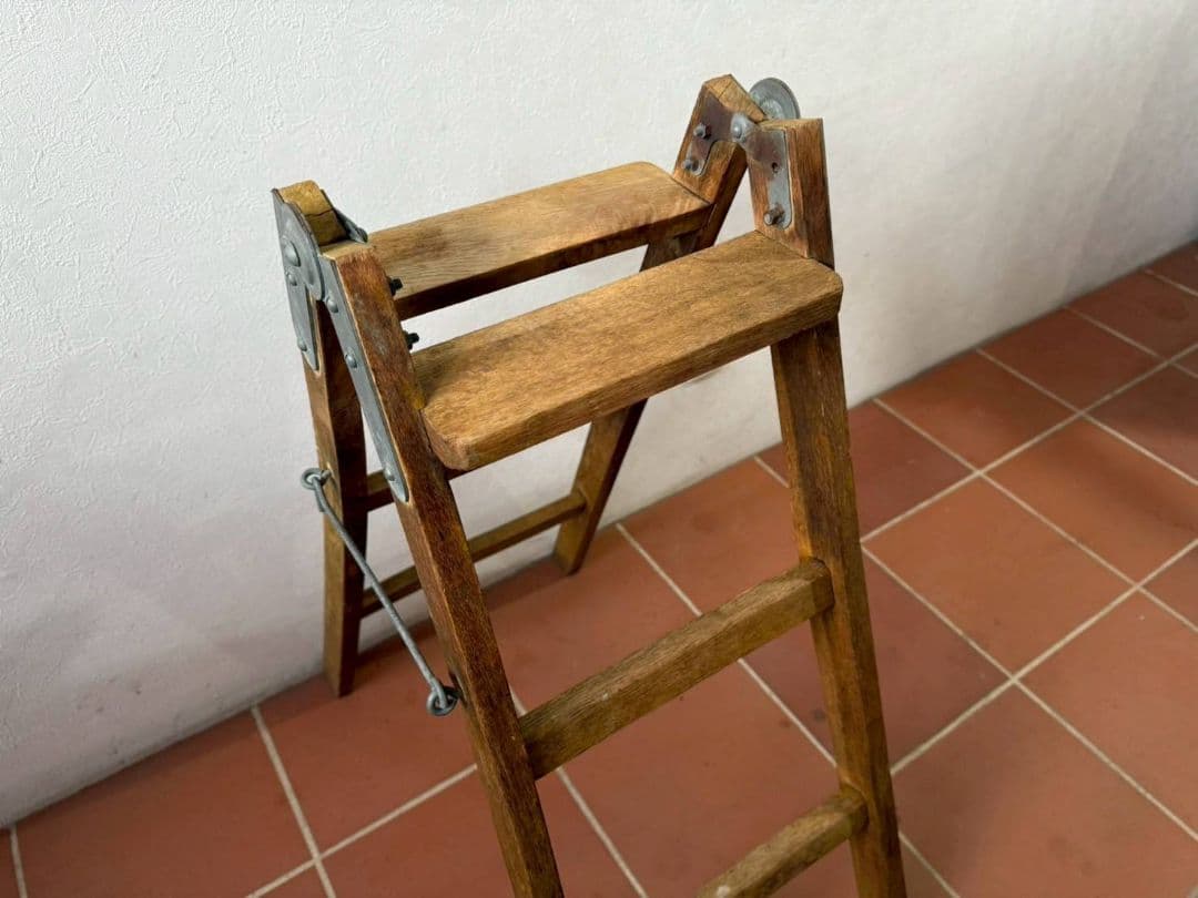 1092 ビンテージ　古い木のステップラダー　脚立　梯子　飾り棚　古家具　レトロ