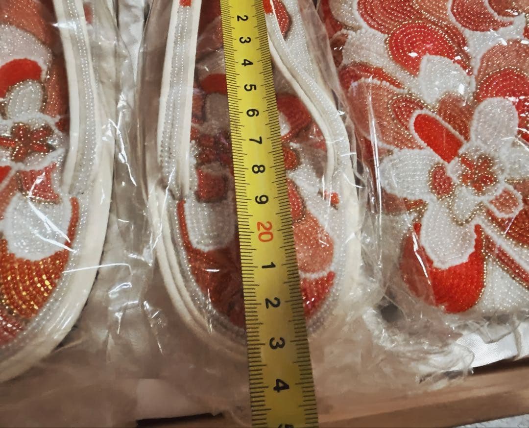 【未使用】美しいビーズ装飾 草履・バッグセット(木箱入り)