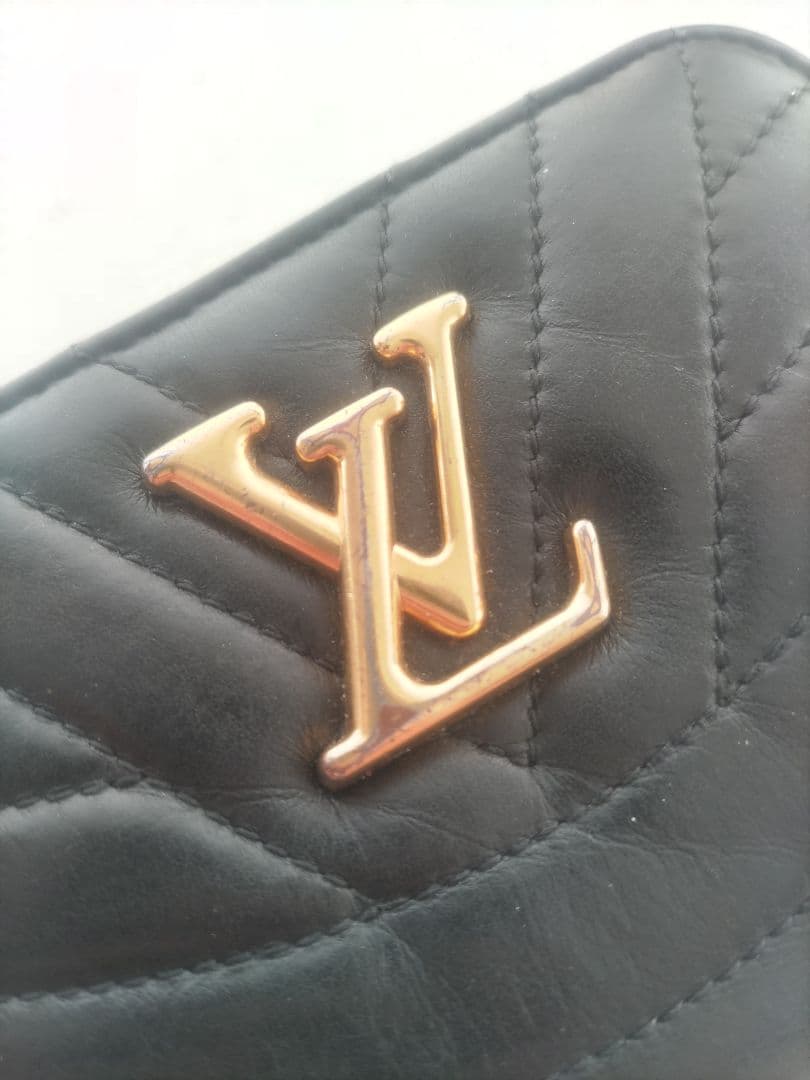 し*こ様 ルイヴィトン ニューウェーブ ジプト ファスナー 折り財布 ブラック