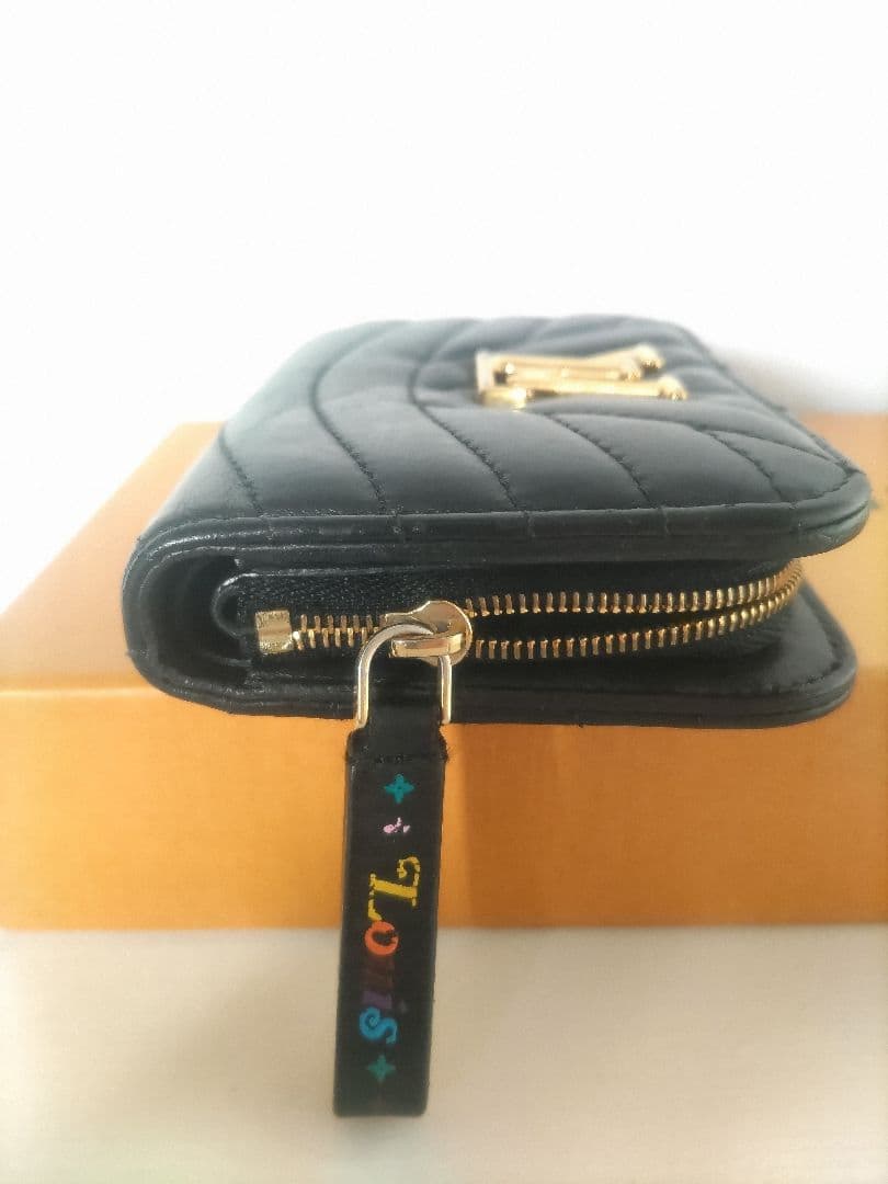 し*こ様 ルイヴィトン ニューウェーブ ジプト ファスナー 折り財布 ブラック