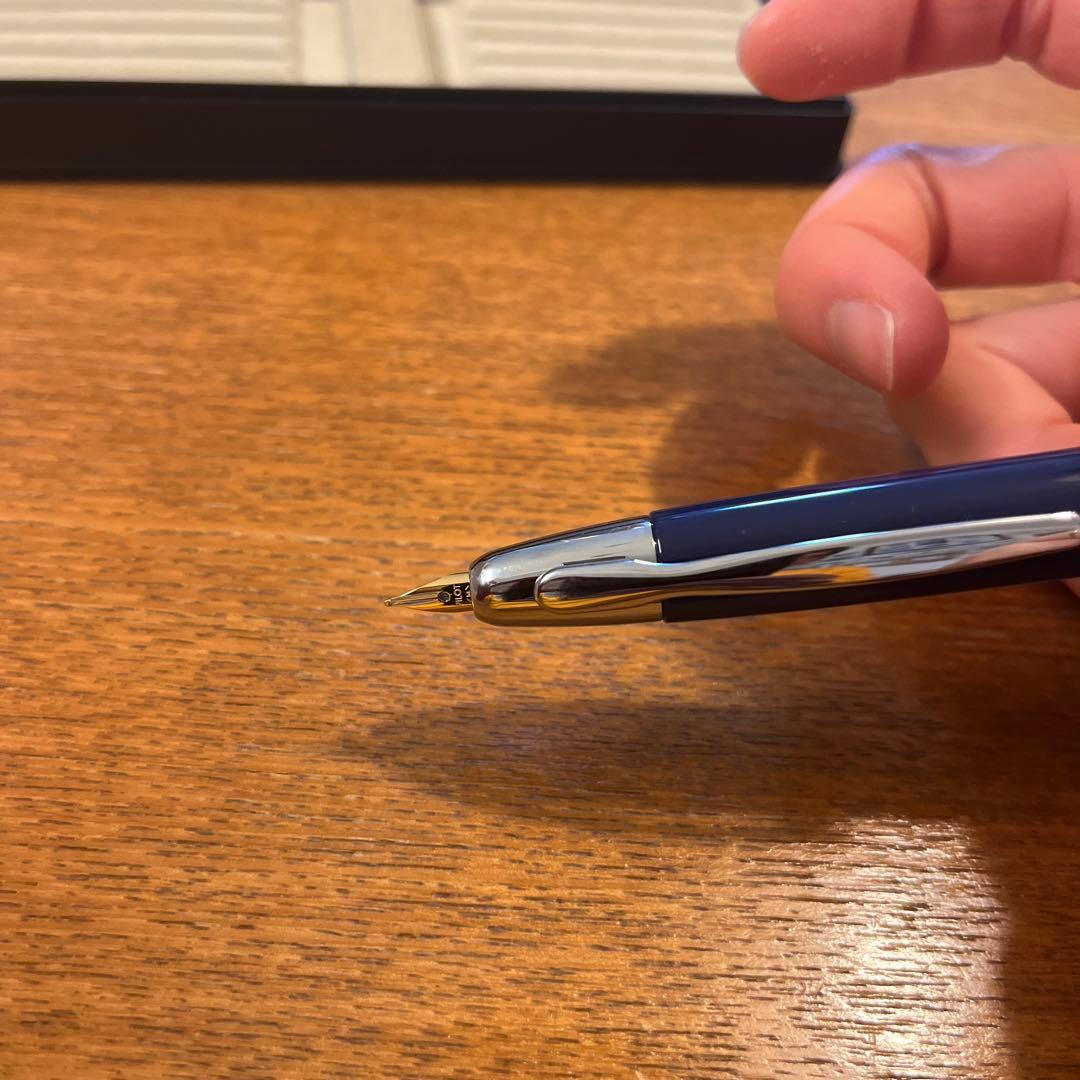 PILOT キャップレス 万年筆 ブラック