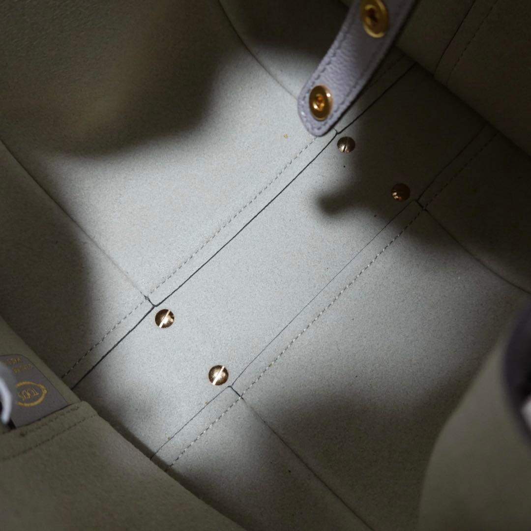 トッズ　ショッピングバッグ　ミニ　Tタイムレス　ショルダーバッグ　トート　グレー