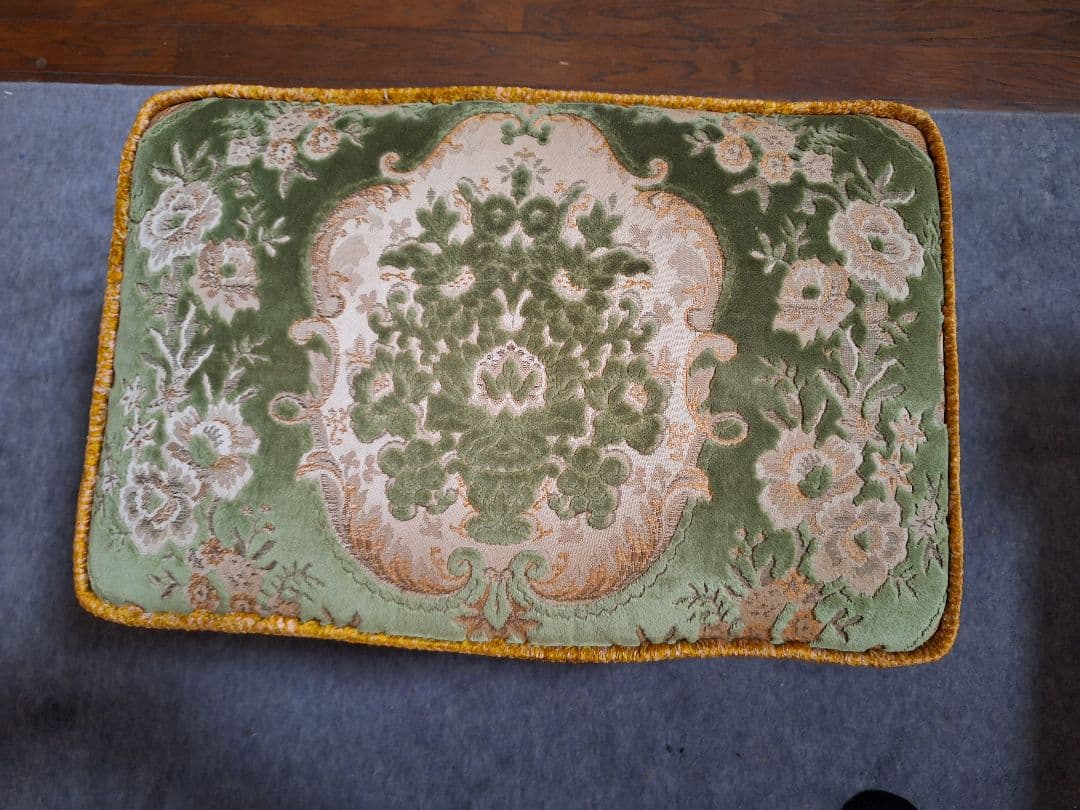 カリモク家具　domani　LouisXVシリーズ　オットマン