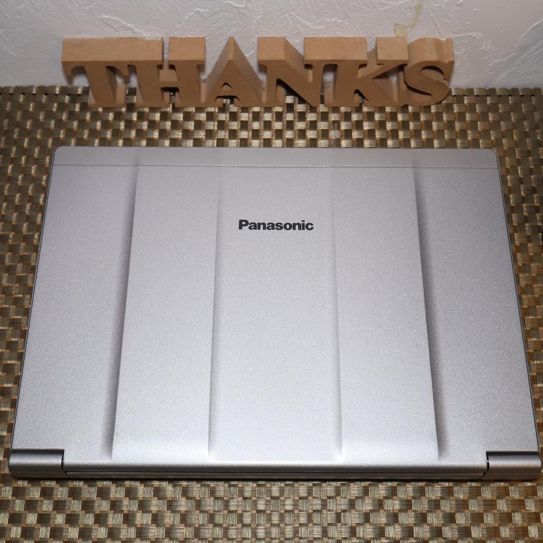 小型軽量！Win11公式対応8世代i7/メ8G/新品SSD/DVD/無線/カメラ