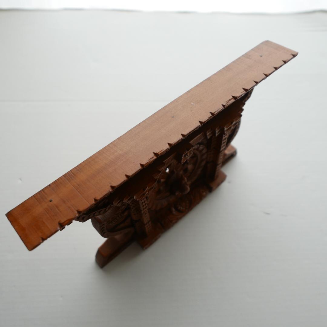 未使用☆ネパール木彫☆孔雀の窓☆ 木製ウィンドウフレーム☆Ankhi Jhyal