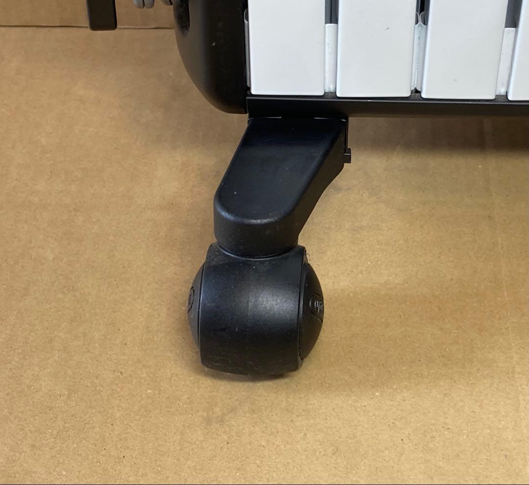 DeLonghi デロンギ オイルヒーター 8-10畳用MDHU12-BK