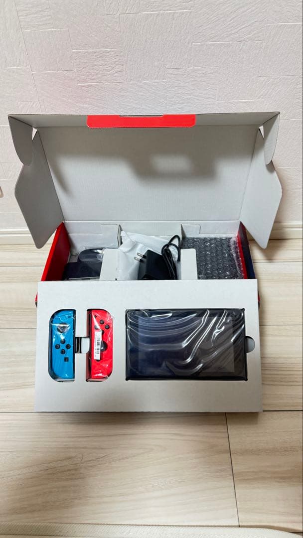 Nintendo Switch ネオンブルー・レッド