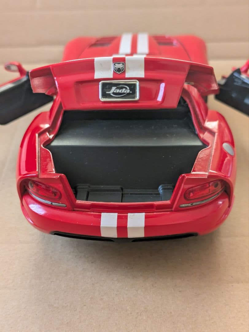 ジャダトイズ　ダッジ・バイパーSRT10　ダイキャストモデルカー　1/24