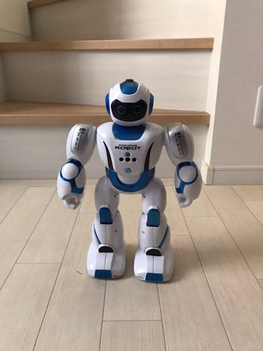 ロボット　(太陽光充電可)