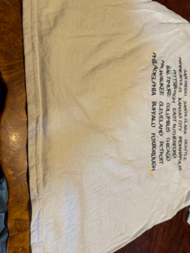 ワンダイレクションGILDAN白正規オリジナルツアーT、Mコピーライト入り